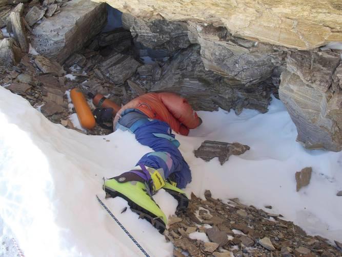 珠穆朗玛峰十大死尸,珠穆朗玛峰最著名尸体的悲惨故事：为何长达20年无人掩埋